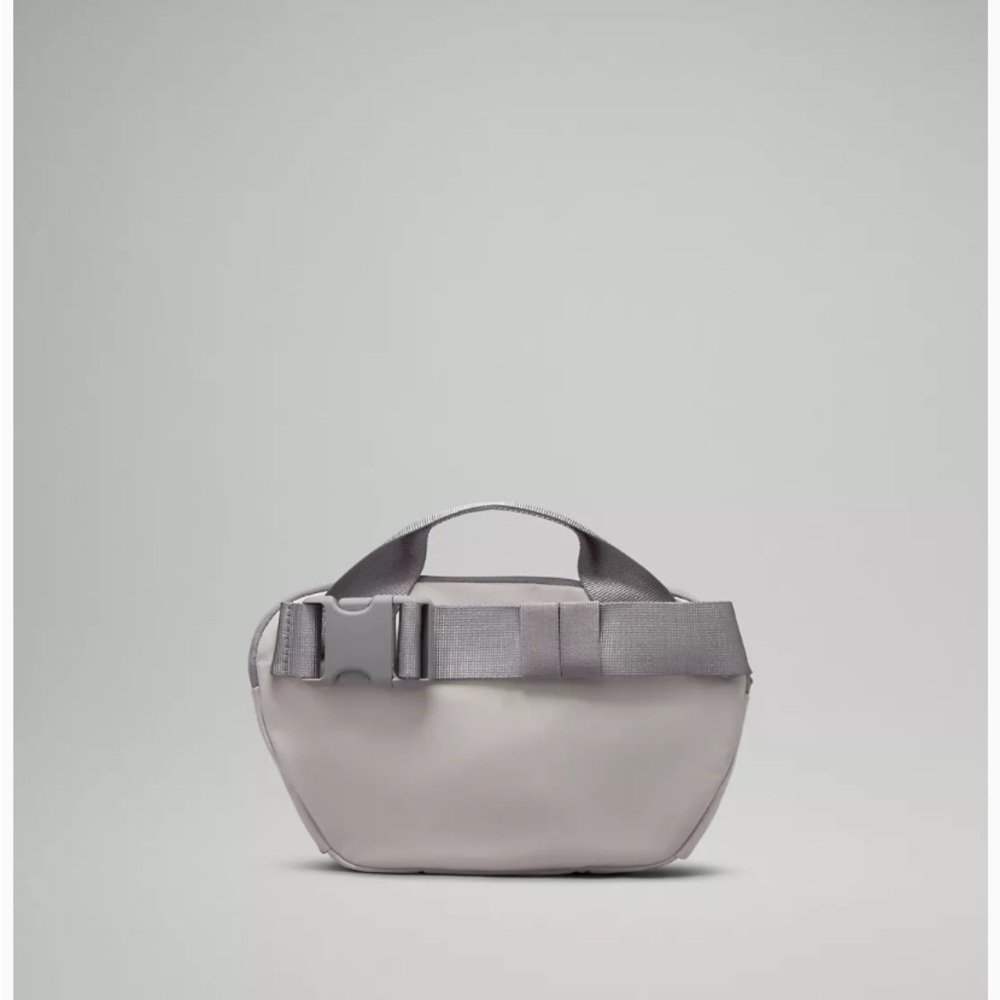 BRAND NEW LULULEMON BAG! NWT. SMOKE FREE HOME! - Picture 3 of 4